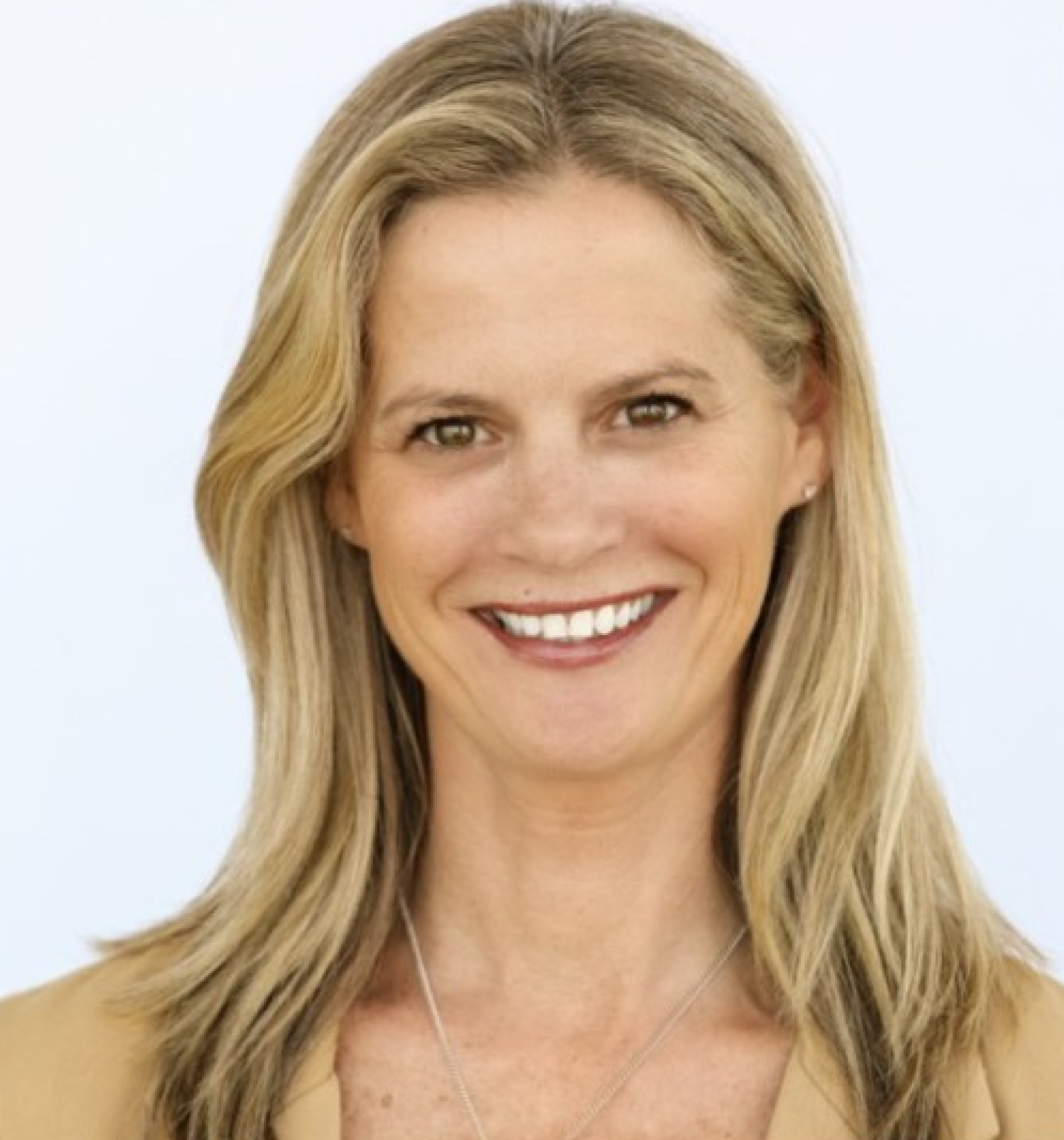 Headshot photograph of Catherine Minter, Chief Revenue Officer at R3